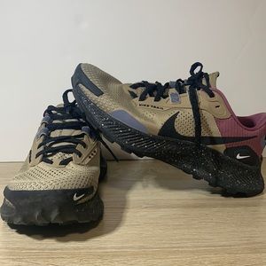 Pegasus Trail 3 'Khaki Light Mulberry'